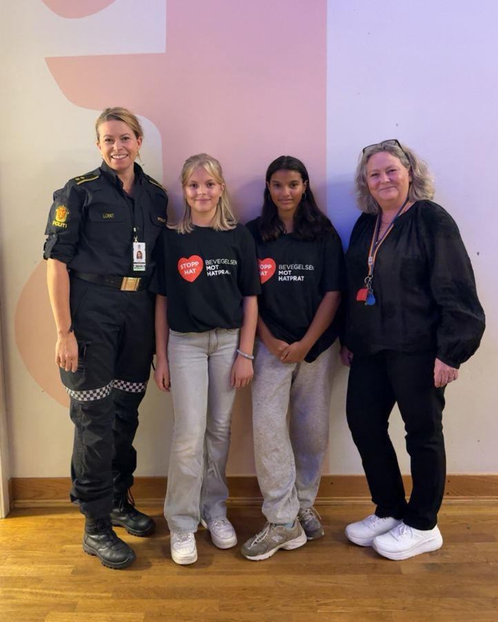 En gruppe personr i uniform