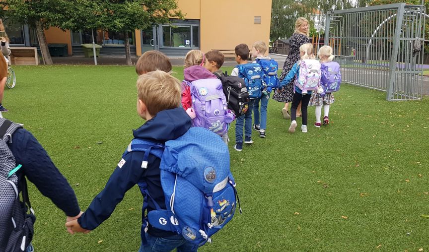 1. trinn på vei til klasserommet 1. trinn på vei til klasserommet